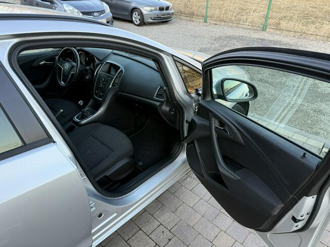 Opel Astra 1.6 diesel, uszkodzony silnik, dokumentacja przebiegu