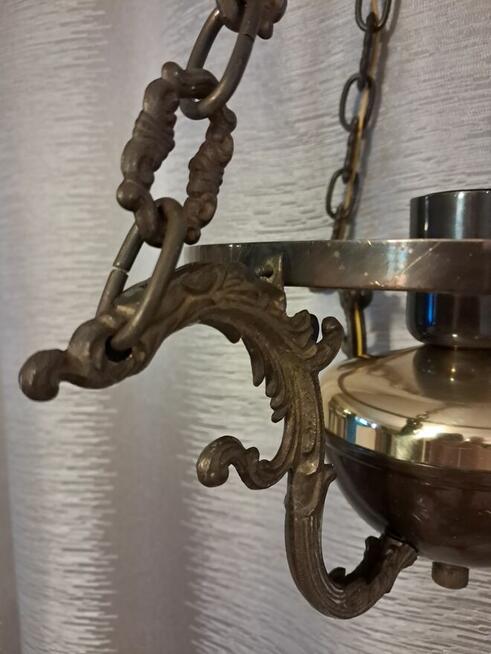 Mosiężny Żyrandol na Łańcuchach – Styl Retro