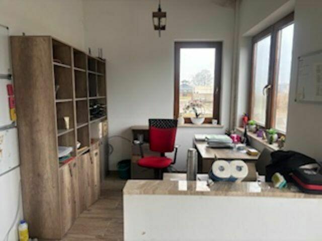 Syndyk sprzeda 1/2 udział - budynek / hala - Tychy