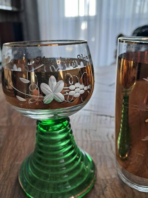 Zestaw Szkła Vintage – Karafka, Kieliszki, Wazoniki