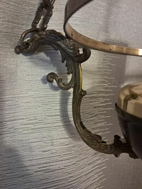 Mosiężny Żyrandol na Łańcuchach – Styl Retro