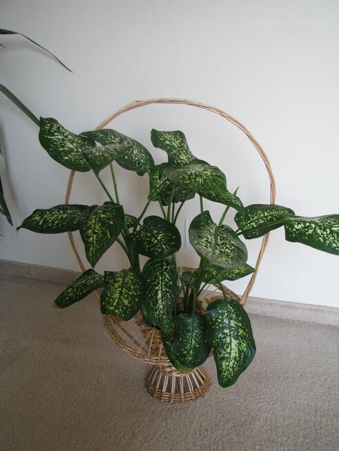 Dekoracyjny ozdobny koszyk, kosz wiklinowy na kwiaty osłonka