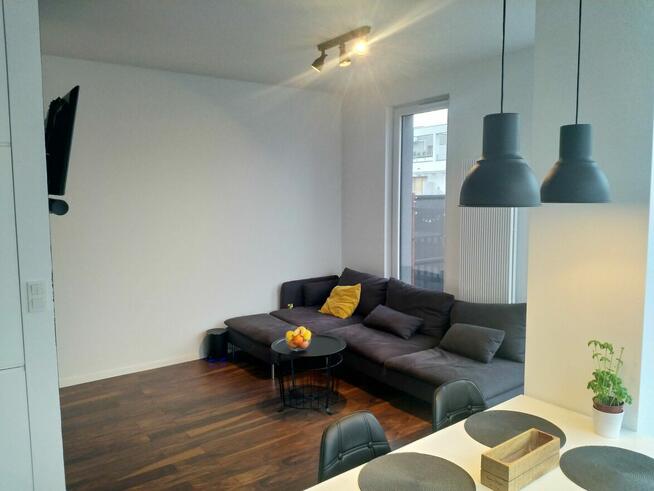 WYJĄTKOWY APARTAMENT Z TARASEM 19m² – PANORAMA WARSZAWY