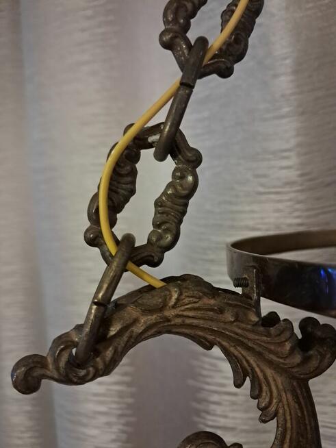 Mosiężny Żyrandol na Łańcuchach – Styl Retro