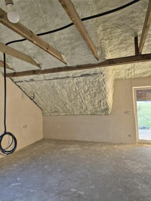 Ocieplanie izolacja pianą pur