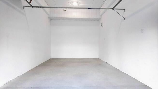 Garaż ul. Sosnkowskiego 45-59 / Pl. J. Pawła II