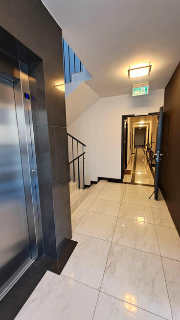 BEZPOŚREDNIO - Piękne mieszkanie: Chłodna apartamentowiec, w