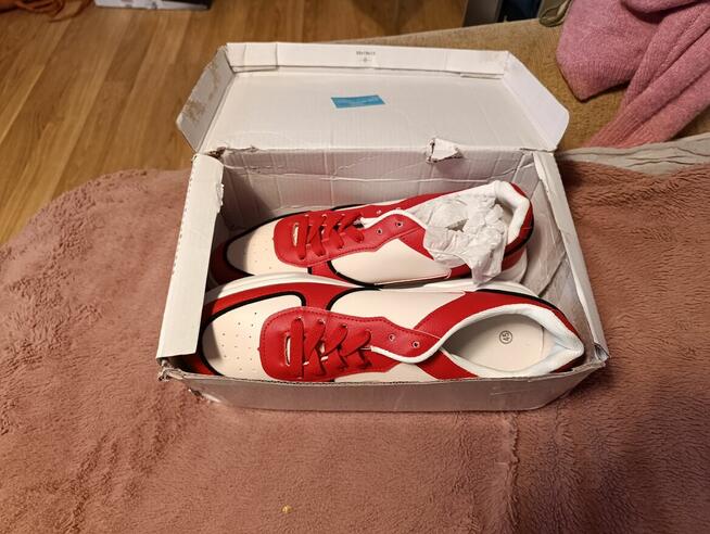 SPRZEDAM NOWE BUTY SPORTOWE ROZMIAR 45