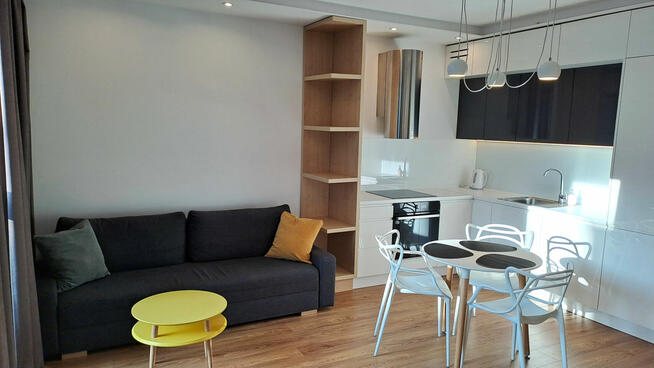 BEZPOŚREDNIO - Piękne mieszkanie: Chłodna apartamentowiec, w