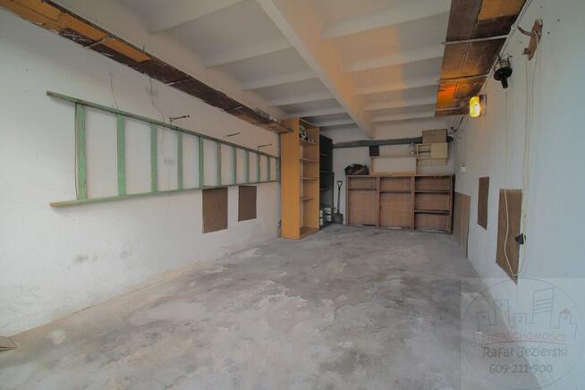 Garaż blisko Sky Tower