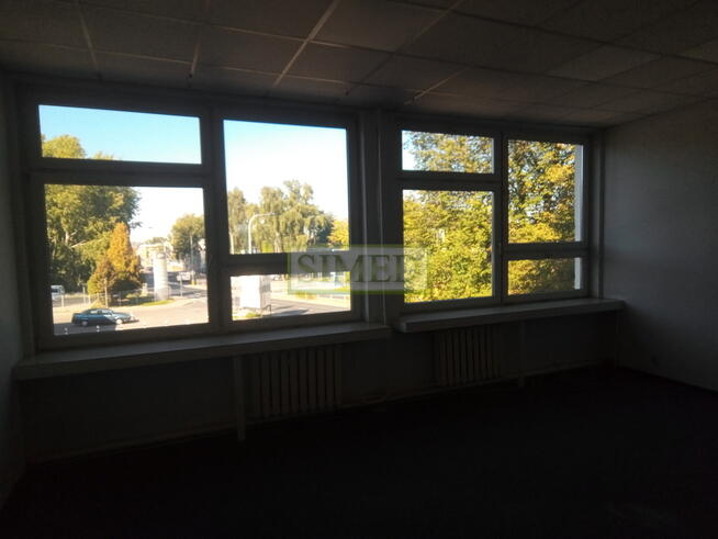 30 m 2 biuro ,dobry dojazd ,parking,dostęp 24h