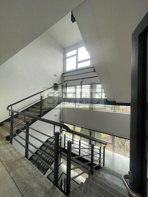 30 m 2 biuro ,dobry dojazd ,parking,dostęp 24h