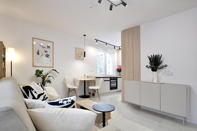 Apartament | 1 Piętro | Balkon | Prywatny Parking