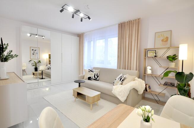 Apartament | 1 Piętro | Balkon | Prywatny Parking