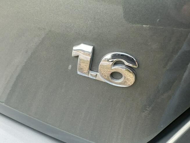 Volkswagen Golf 1,6 MPI, 5 drzwi,CLIMAtic, isofix, ESP, opony wielosezonowe, z Niemiec