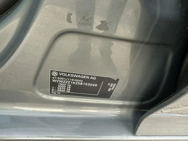 Volkswagen Golf 1,6 MPI, 5 drzwi,CLIMAtic, isofix, ESP, opony wielosezonowe, z Niemiec