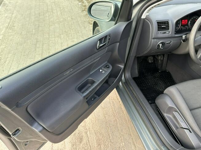 Volkswagen Golf 1,6 MPI, 5 drzwi,CLIMAtic, isofix, ESP, opony wielosezonowe, z Niemiec