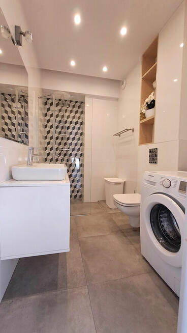 BEZPOŚREDNIO - Piękne mieszkanie: Chłodna apartamentowiec, w