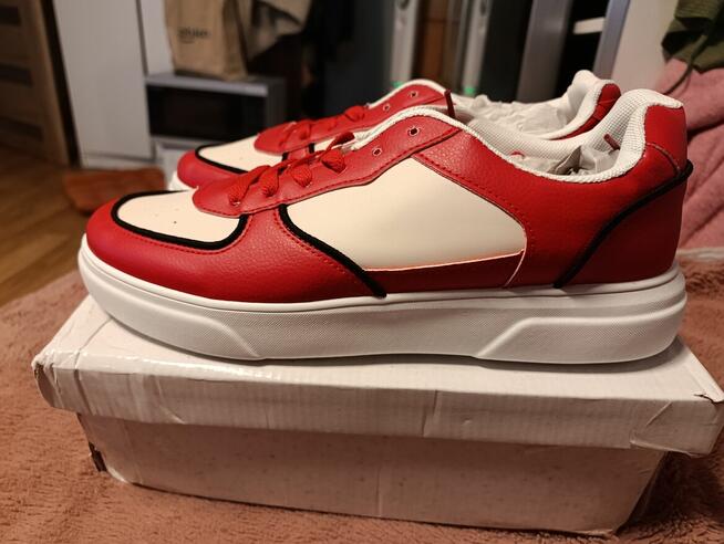 SPRZEDAM NOWE BUTY SPORTOWE ROZMIAR 45