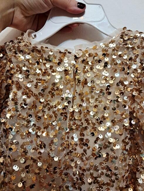 Sukienka z cekinami dla dziewczynki