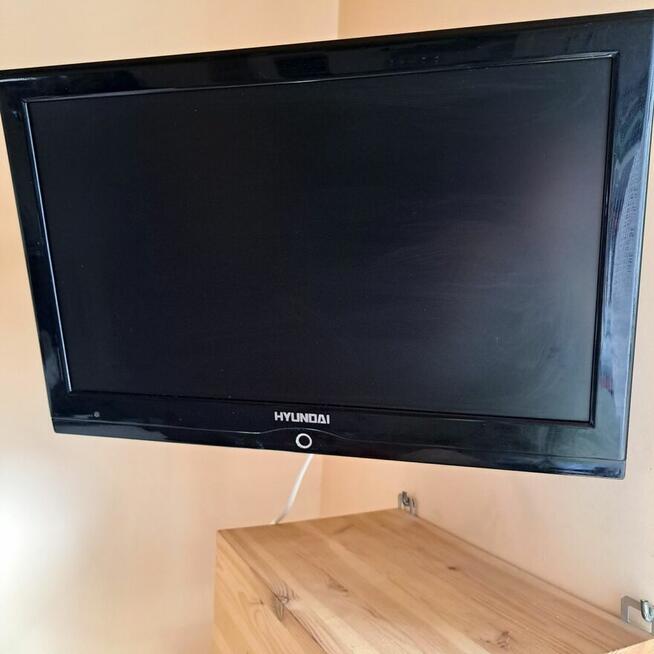 Telewizor Hyundai 21 cali z uchwytem