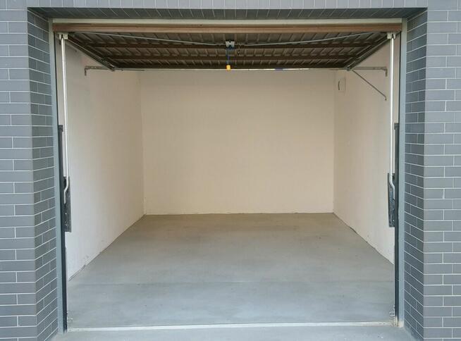 Garaż ul. Sosnkowskiego 45-59 / Pl. J. Pawła II