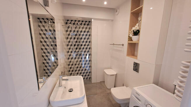 BEZPOŚREDNIO - Piękne mieszkanie: Chłodna apartamentowiec, w