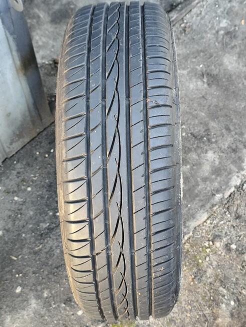 Sprzedam komplet opon w bardzo dobrym stanie opony roczne