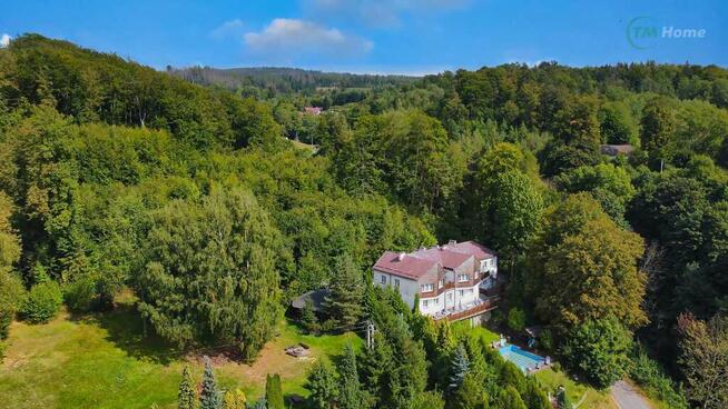 Ośrodek wypoczynkowy u stóp Gór Stołowych.