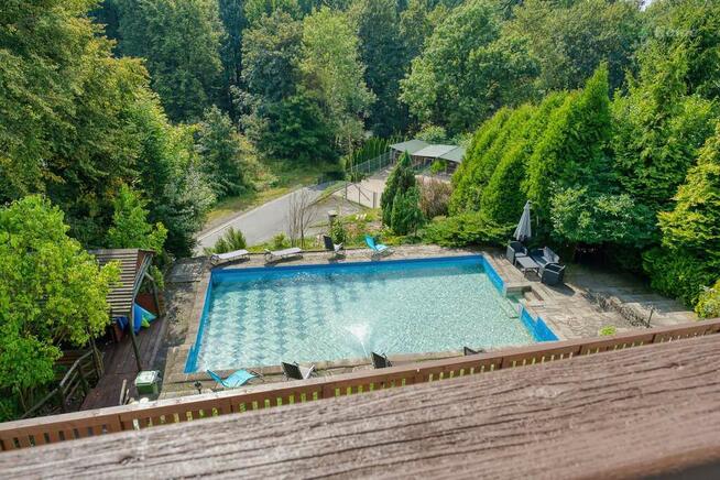 Ośrodek wypoczynkowy u stóp Gór Stołowych.