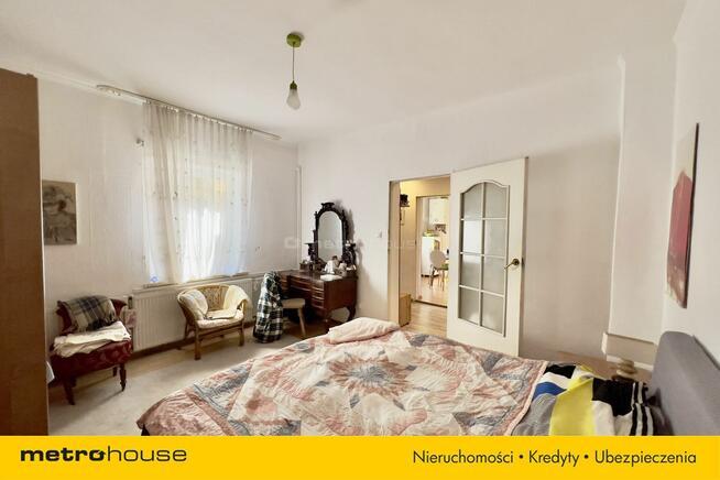 Dom w zabudowie bliźniaczej z dużym ogrodem