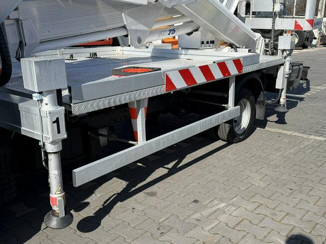 Nissan Cabstar Podnośnik Koszowy Zwyżka Multitel MX 250 UDT MZ 250 Steel Versalift P7