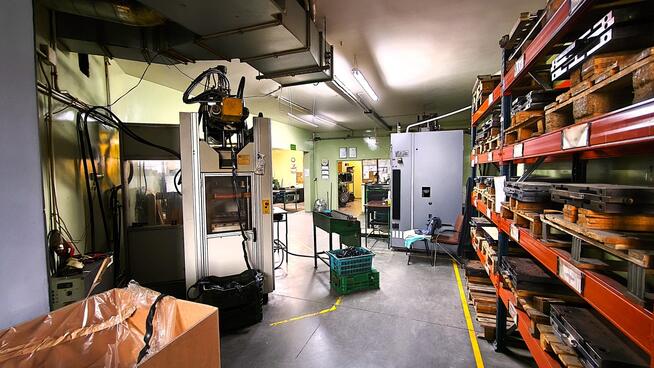 Budynek produkcja magazyn biuro 1037 m2 Pruszków