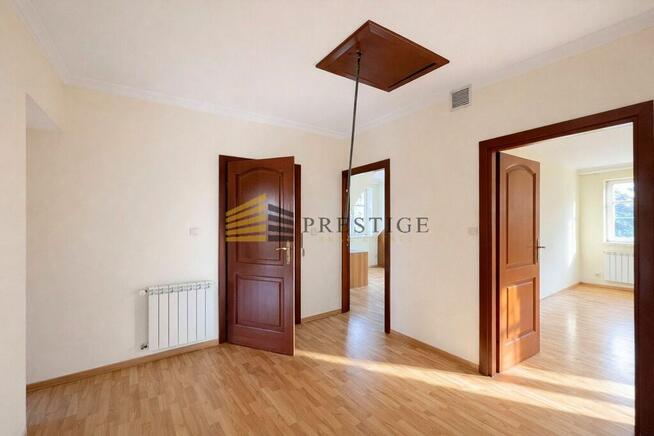 Urokliwy dom w Konstancinie blisko ASW trwa remont