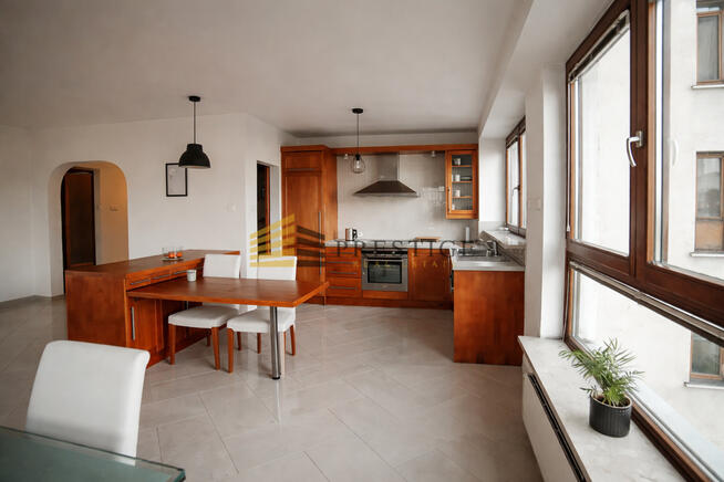 Przestronne Mieszkanie w Śródmieściu