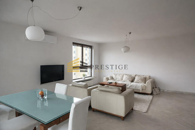 Przestronne Mieszkanie w Śródmieściu