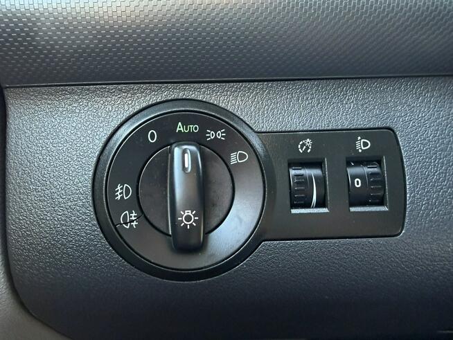 Volkswagen Caddy Klimatronic 2-stref, Hak, Ele szyby, Ele lusterka, 2 kpl. kół