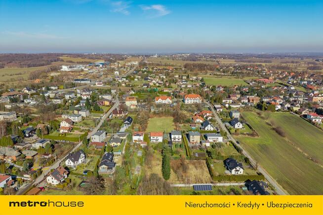 Działka wśród zieleni z dobrym dojazdem !