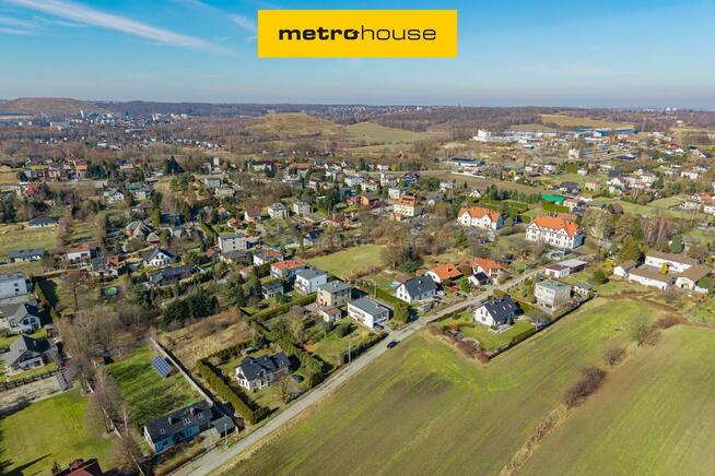 Działka wśród zieleni z dobrym dojazdem !