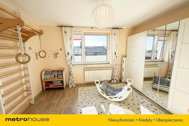 Na sprzedaż przestronny dom w Zelowie