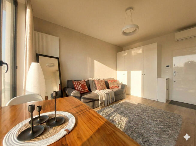 ✅Zobacz>>>Słoneczna kawalerka z balkonem✅