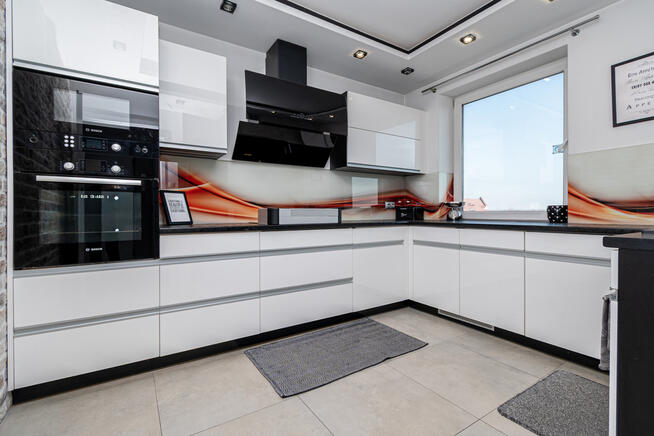 Mieszkanie 4-pokojowe na wynajem!