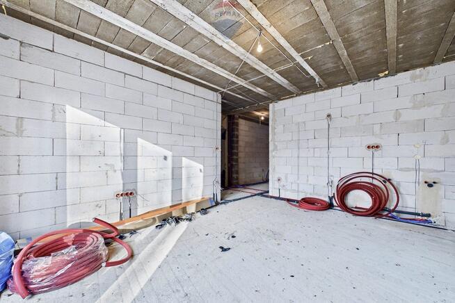 Nowoczesny dom z ogródkiem, w otulinie lasu