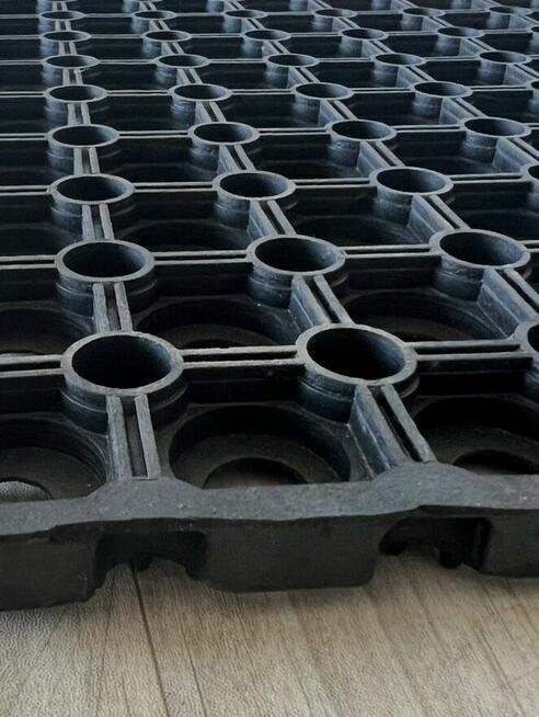 Mata gumowa przerostowa ażurowa na place zabaw, siłownie