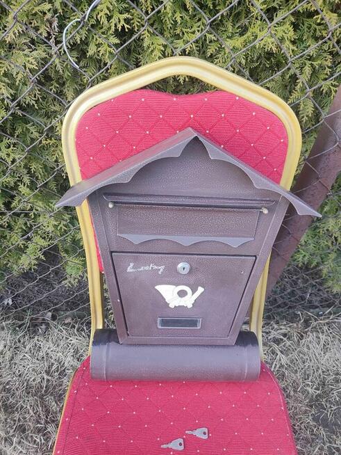 Skrzynka na listy korespondencję gazety metalowa brązowa