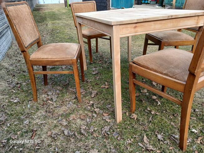 Sprzedam stol z drewna plus krzesla