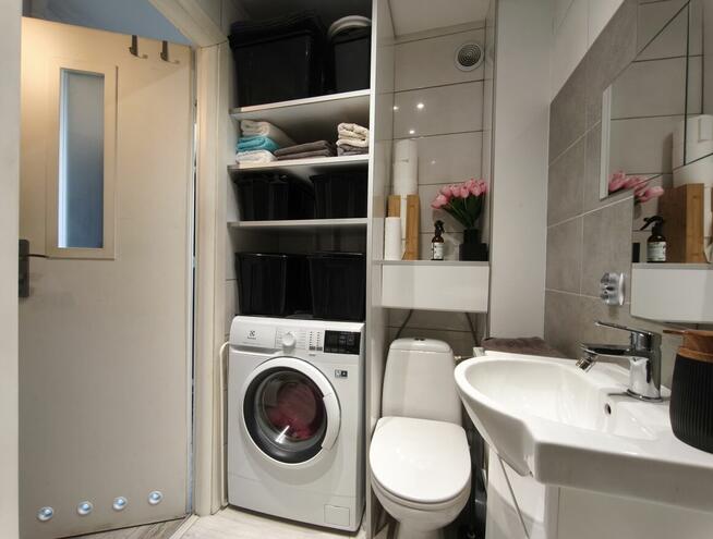 Atrakcyjna kawalerka z balkonem w dzielnicy Tysiąclecie