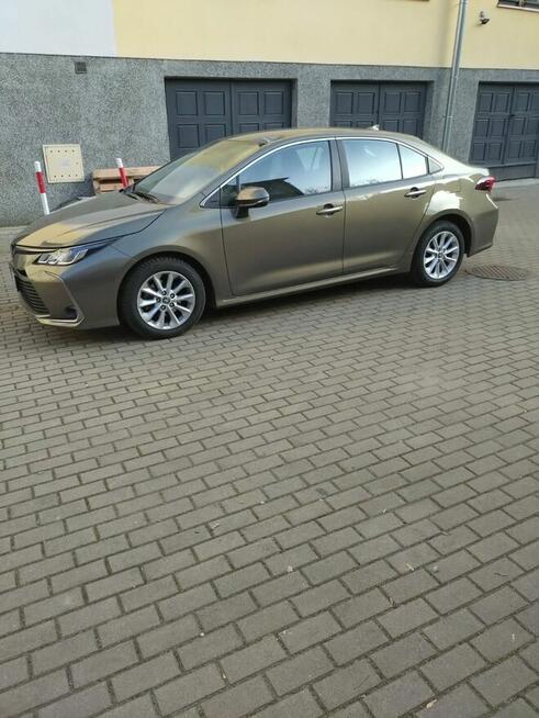 Sprzedam samochód Toyota Corolla 1.5 benzyna sedan 2022 r