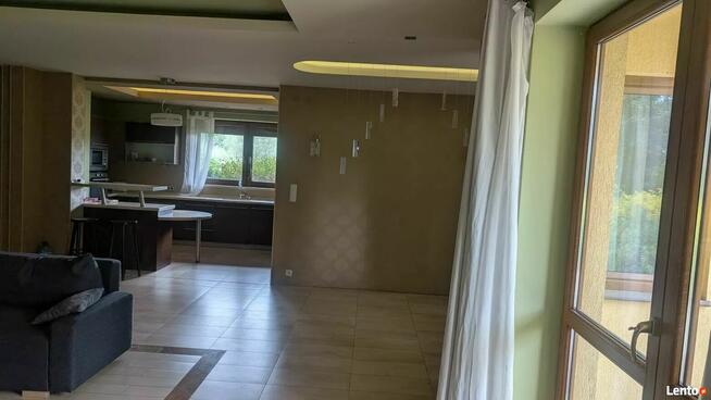 PIEKNY NOWOCZESNY DOM W KOBYŁCE+WIATA GRILL+DUŻA DZIAŁKA