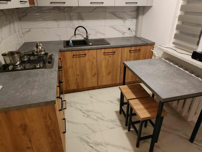 STARE TARNOWICE, mieszkanie jasne, ciche i ciepłe.